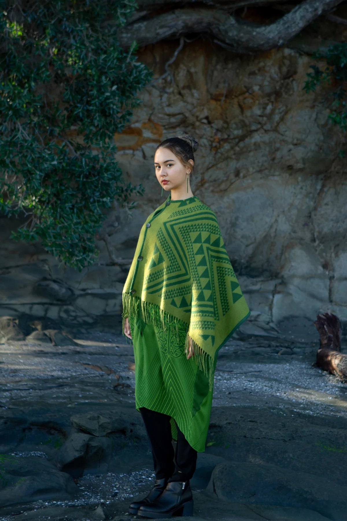 Niho Cape - 100% Lambs wool - Green