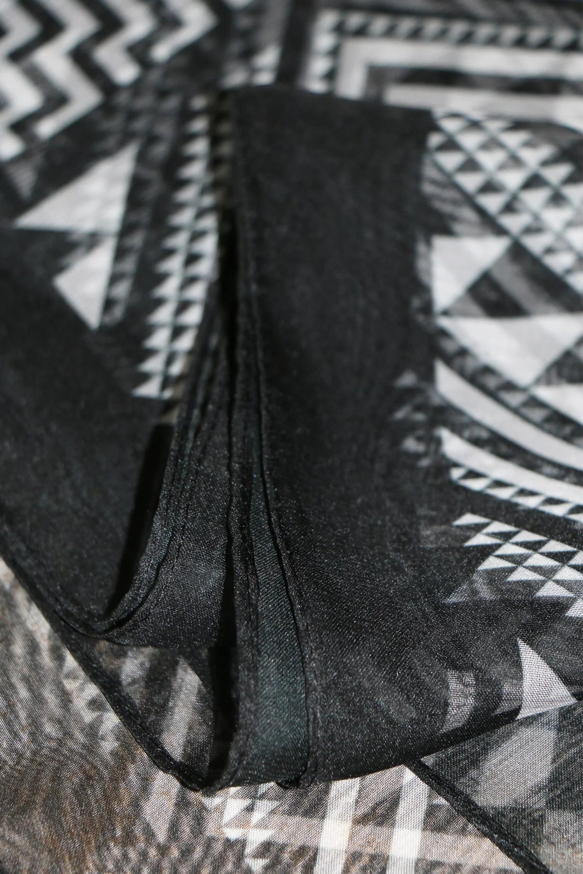 Scarf - Niho Black